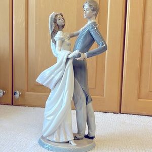 Vintage Lladro Bride and Groom dancing